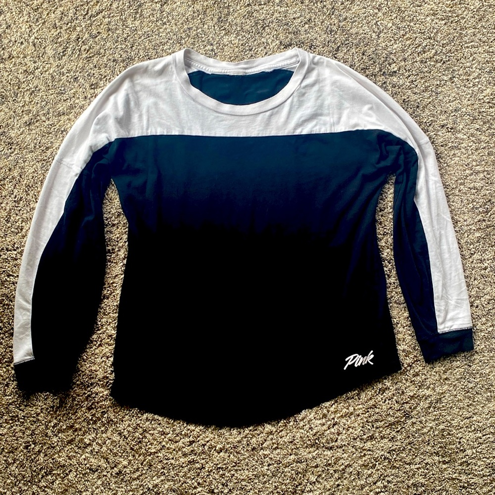 Pink VS black/white long sleeve cotton top size large🖤🤍🎁